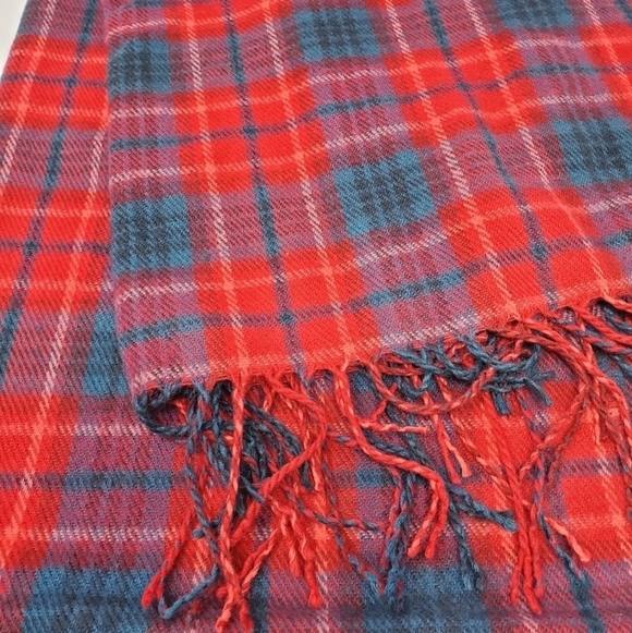 EDDIE BAUER OVERSIZE BLANKET SCARF SHAWL WRAP RED & BLUE PLAID FRINGE WOMEN OS - Picture 10 of 14
